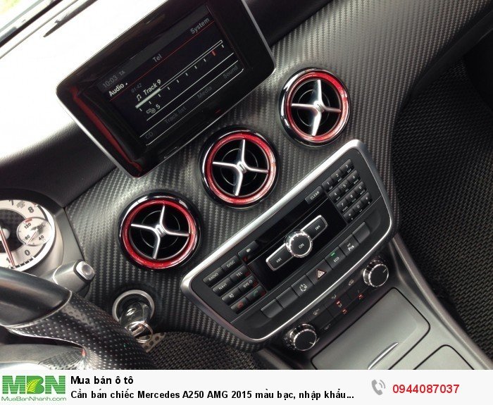 Cần bán chiếc Mercedes A250 AMG 2015 màu bạc, nhập khẩu nước Đức
