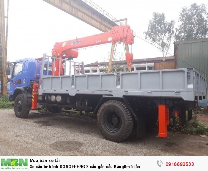 Xe cẩu tự hành DONGFFENG  2 cầu gắn cẩu Kanglim 5 tấn