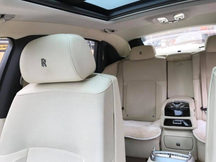 Rolls Royce Ghost LWB model 2012