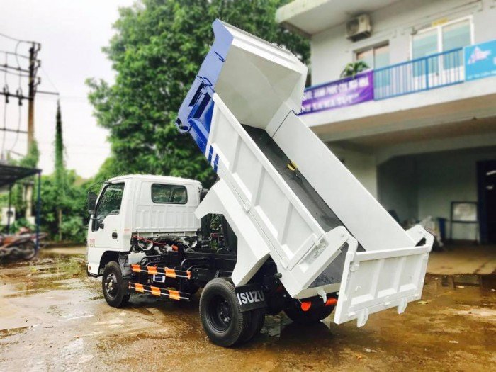 Xe tải Isuzu QKR55F ben tự đổ tải trọng 2.1 tấn, dung tích 2.5m3