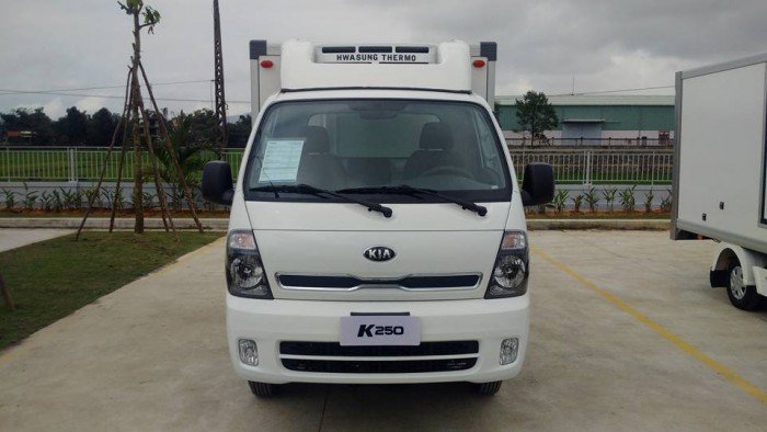 Bán xe tải Kia K200 máy điện 2018 tải trọng 990kg đến 1 tấn 9.