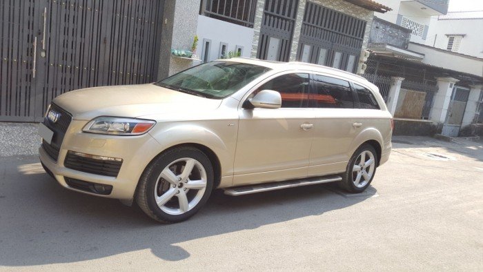 Kẹt tiền bán AUDI Q7 bản full 2009 màu vàng rất đẹp và sang trọng