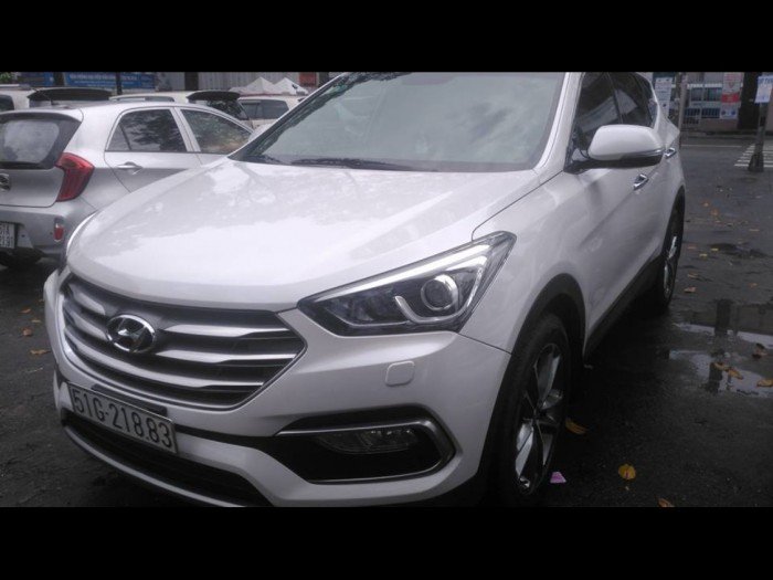 Cho thuê tự lái Hyundai Santafe đời 2017 mới koong giá cạnh tranh.