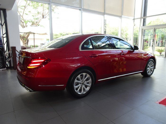 2018 Mercedes-Benz E200 New Colour / Red Hyacinth