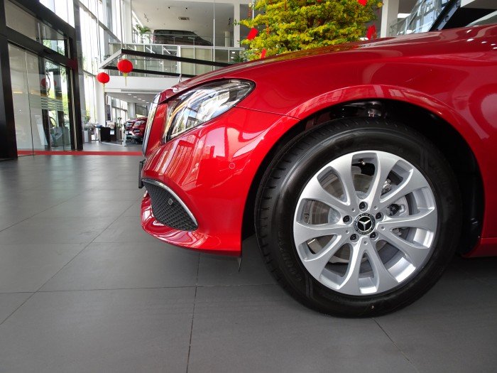 2018 Mercedes-Benz E200 New Colour / Red Hyacinth