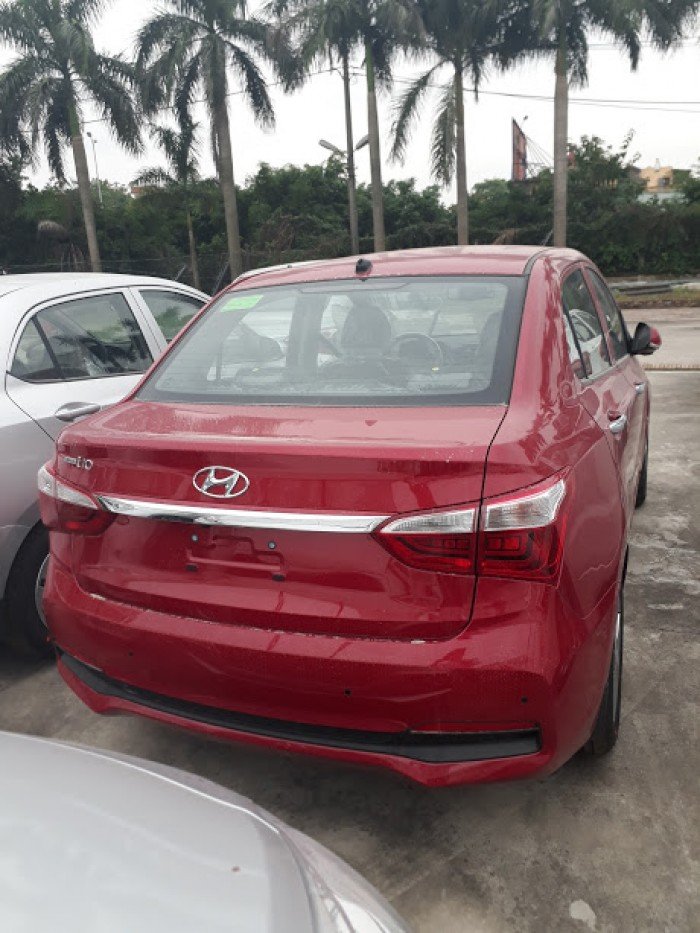 Hyundai Grand i10 Sedan 1.2 AT 2018 giá hấp dẫn, giao xe ngay