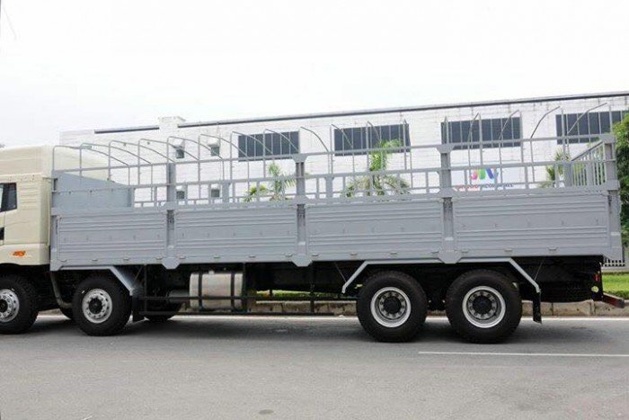 Bán Xe Tải Faw 4 chân/ Xe Faw 4 chân 2 cầu thùng dài 9m5, Trả góp 90%