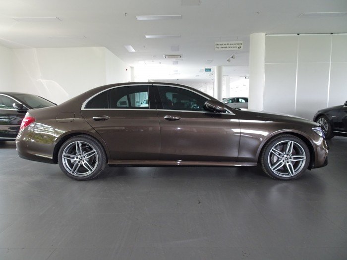 Bán Mercedes E300amg Màu Xanh/Nâu Tuyệt Đẹp Tại Mercedes Pmh