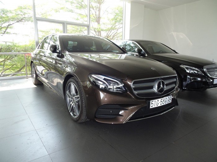 Bán Mercedes E300amg Màu Xanh/Nâu Tuyệt Đẹp Tại Mercedes Pmh