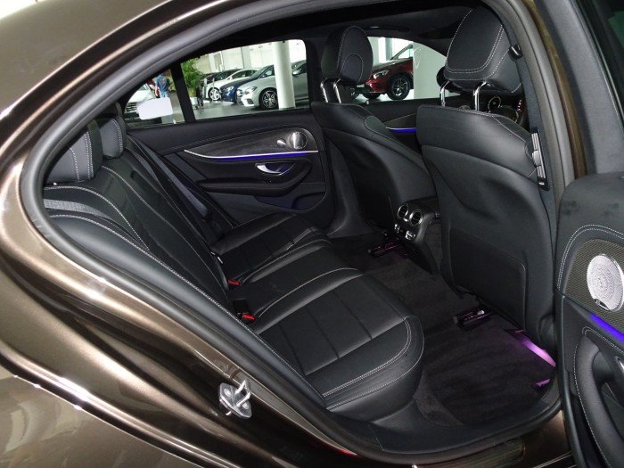 Bán Mercedes E300amg Màu Xanh/Nâu Tuyệt Đẹp Tại Mercedes Pmh