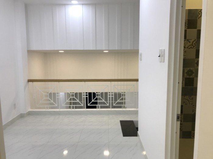Bán nhà số Lộc Phát đường Lê Lai sạch sẽ thoáng mát chính chủ