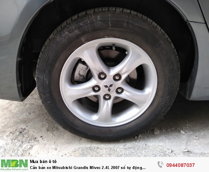 Cần bán xe Mitsubishi Grandis Mivec 2.4L 2007 số tự động màu xám