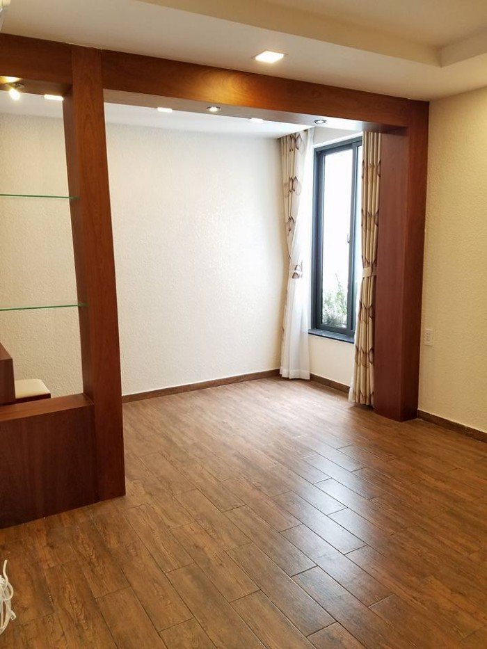 Bán nhà HXH Lý Chính Thắng Q3, DT 40m,3 tầng