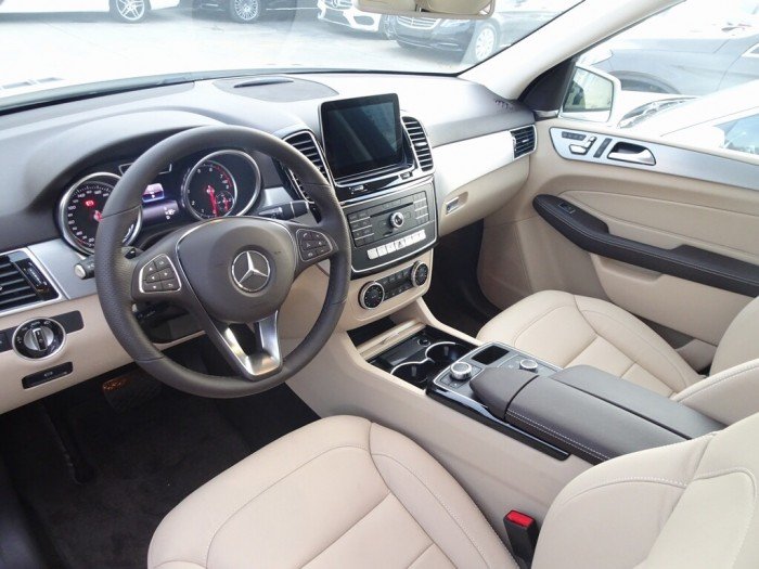 Mercedes GLE 400 4MATIC - GIÁ TỐT - XE GIAO NGAY
