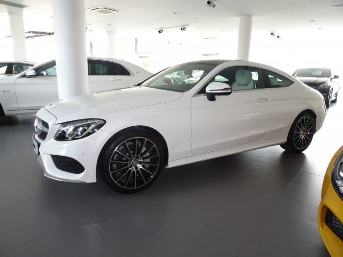 MERCEDES BENZ C300 COUPE trắng, giao ngay