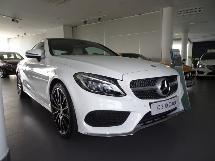 MERCEDES BENZ C300 COUPE trắng, giao ngay