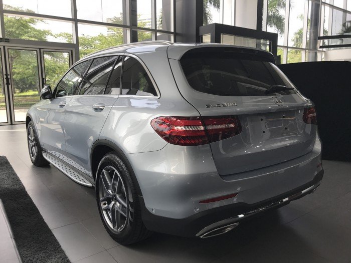 MERCEDES-BENZ GLC 300 AMG NEW 2019 - Xe SUV gia đình đầu bảng- Giao Ngay