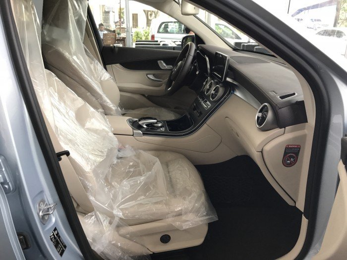 MERCEDES-BENZ GLC 300 AMG NEW 2019 - Xe SUV gia đình đầu bảng-  Giao Ngay