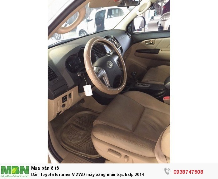 Bán Toyota fortuner V 2WD máy xăng màu bạc bstp 2014