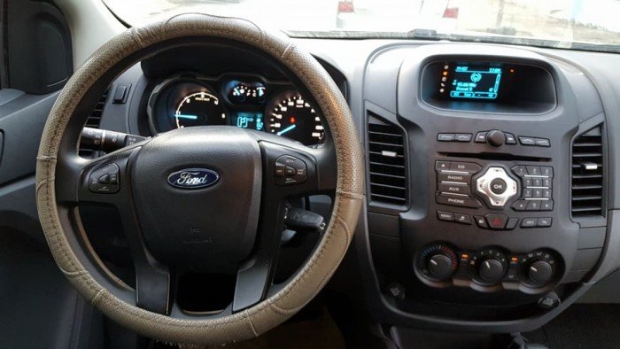 Chính chủ bán Ford Ranger 2016 sốtự động,màu trắng