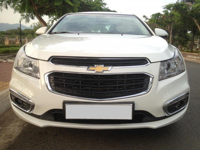 Cần bán siêu xe Chevrolet Cruze 2015 số sàn màu trắng cực đẹp