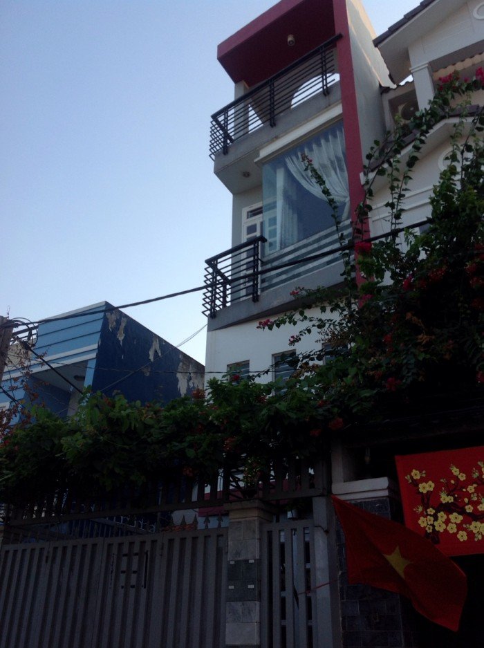Bán nhà riêng đường Hiệp Bình cách Phạm Văn Đồng 300m đúc 3 tấm giá 2,550 tỷ