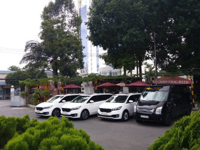 Cho thuê ô tô du lịch Sài Gòn 7-9 chỗ