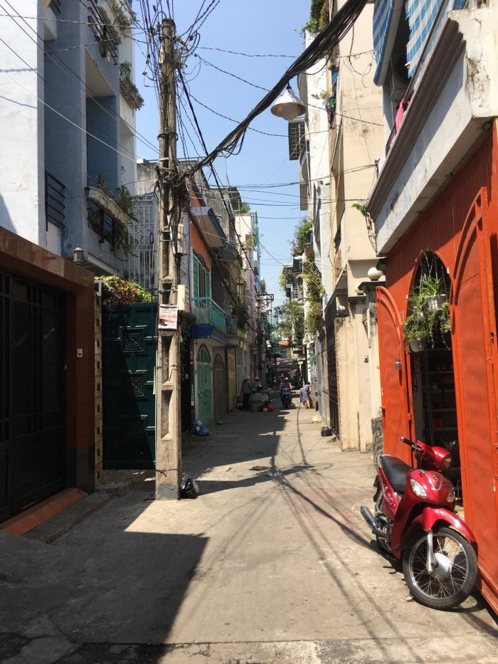 Bán nhà Hxh Bạch Đằng, Dt 5.8*18m