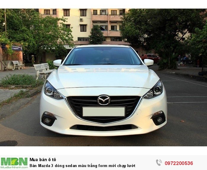 Bán Mazda 3 dòng sedan màu trắng form mới chạy lướt