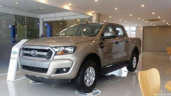 Bán Ford Ranger XLS Long An giá 2018 kèm nhiều ưu đãi hấp dẫn.