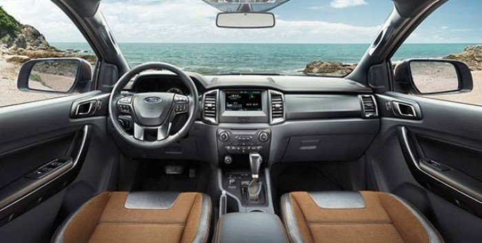 Bán Ford Ranger XLS Long An giá 2018 kèm nhiều ưu đãi hấp dẫn.