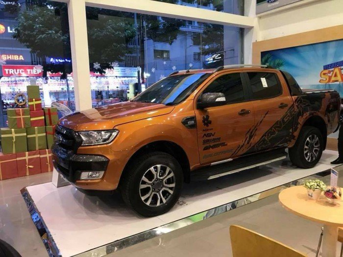 Bán Ford Ranger XLS Long An giá 2018 kèm nhiều ưu đãi hấp dẫn.