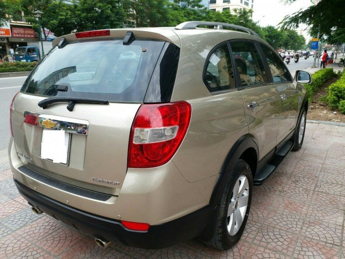 Chevrolet Captiva 2.4 LT máy xăng 7 chỗ đời cuối 2008, màu vàng cát