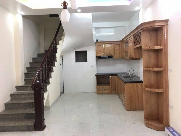 Bán gấp căn nhà khu Tôn Thất Tùng ,DT:32m.