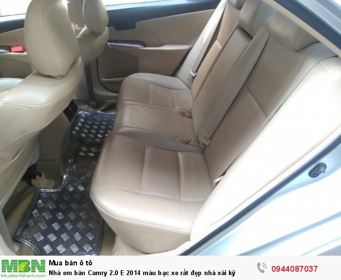 Nhà em bán Camry 2.0 E 2014 màu bạc xe rất đẹp nhà xài kỹ