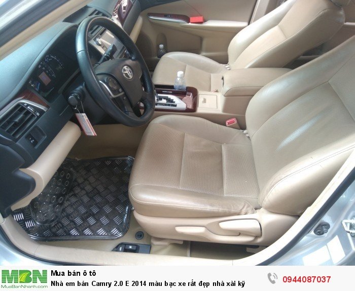 Nhà em bán Camry 2.0 E 2014 màu bạc xe rất đẹp nhà xài kỹ
