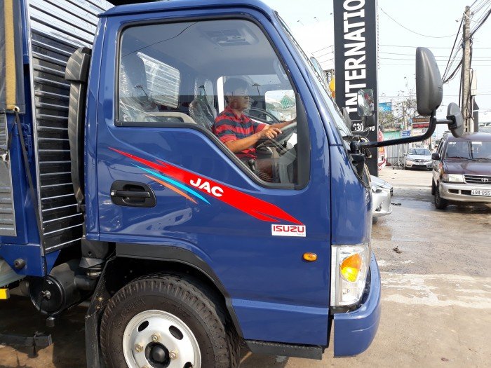 Giá xe tải Jac 2t4 năm 2019, tặng ngay 100 lít dầu khi giao xe tải jac 2400kg