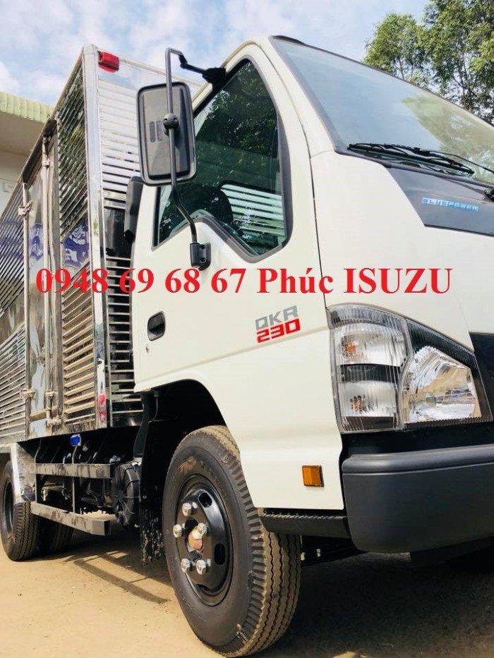 Xe tải Isuzu 2T4 Thùng Kín Vào Thành Phố