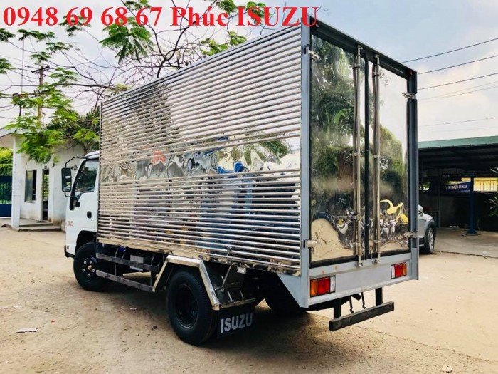 Xe tải Isuzu 2T4 Thùng Kín Vào Thành Phố