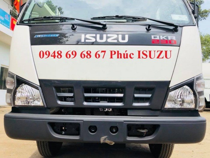 Xe tải Isuzu 2T4 Thùng Kín Vào Thành Phố