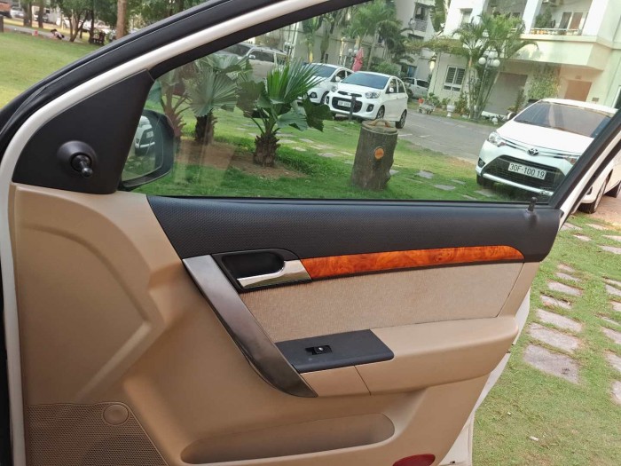Chính chủ bán xe Gentra đời đầu, đi 10,000km, giá tốt