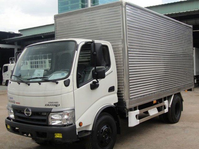 Xe tải Hino Dutro 5 tấn 2017 thùng dài 4.5 m