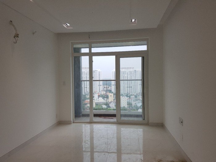 Bán căn hộ Hưng Phát silver star 2pn, 75m2 view hồ bơi giá 2.1 tỷ bao hết phí, thiện chí còn TL