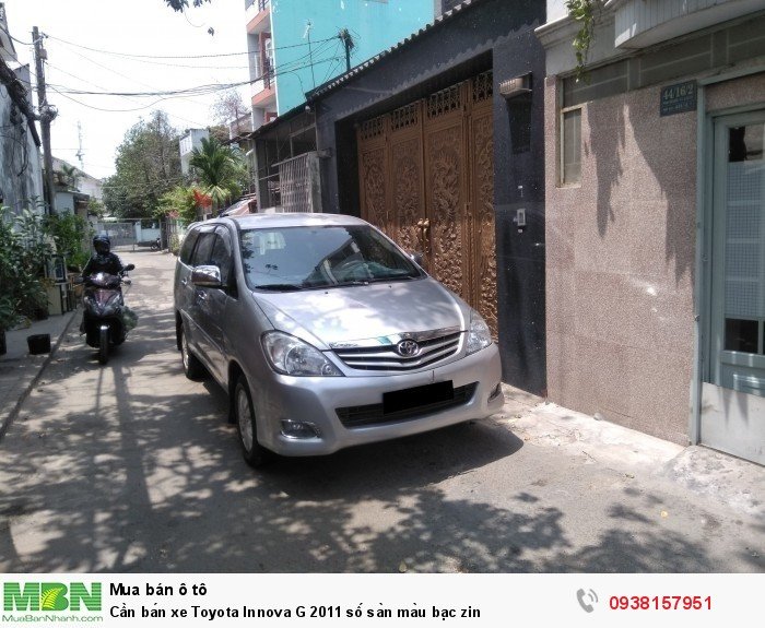 Cần bán xe Toyota Innova G 2011 số sàn màu bạc zin