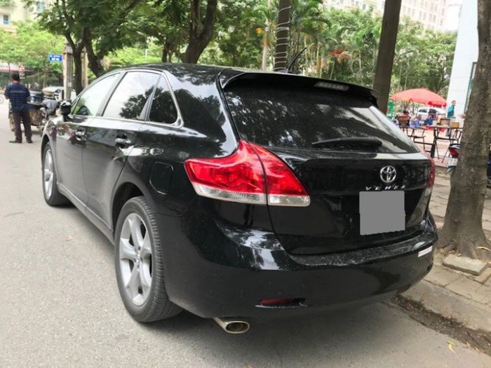 Mình cần bán xe Toyota Venza at đen nhập Mỹ 2009 dk 2010 bản full đồ