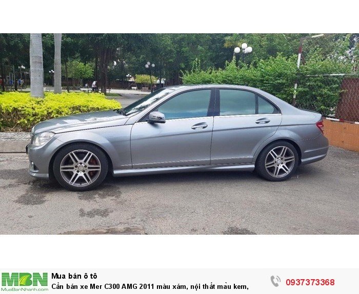 Cần bán xe Mer C300 AMG 2011 màu xám, nội thất màu kem,