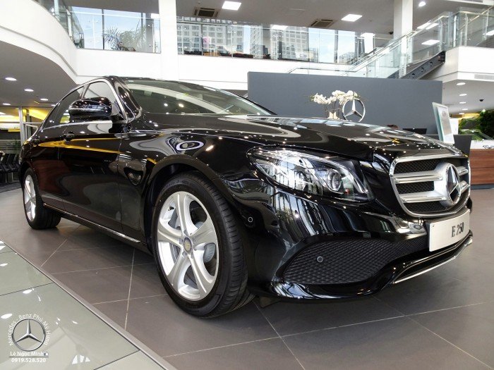MERCEDES BENZ E250 AMG màu mới, giá đặc biệt