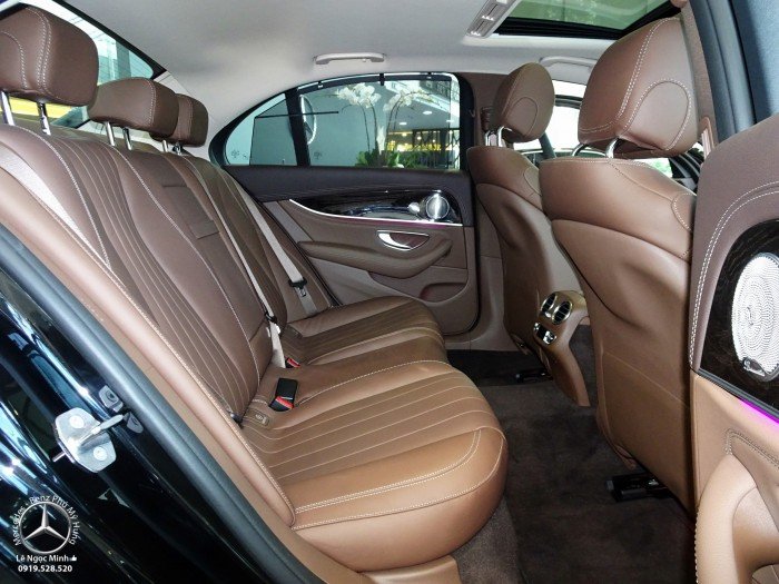 MERCEDES BENZ E250 AMG màu mới, giá đặc biệt