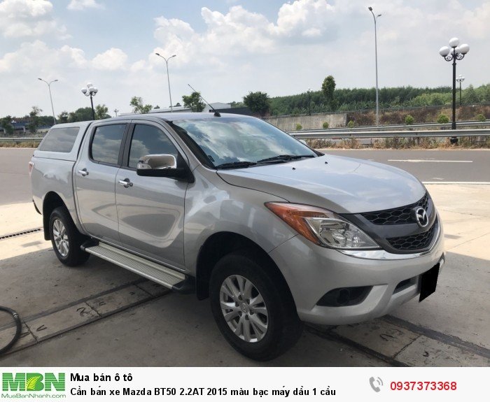 Cần bán xe Mazda BT50 2.2AT 2015 màu bạc máy dầu 1 cầu