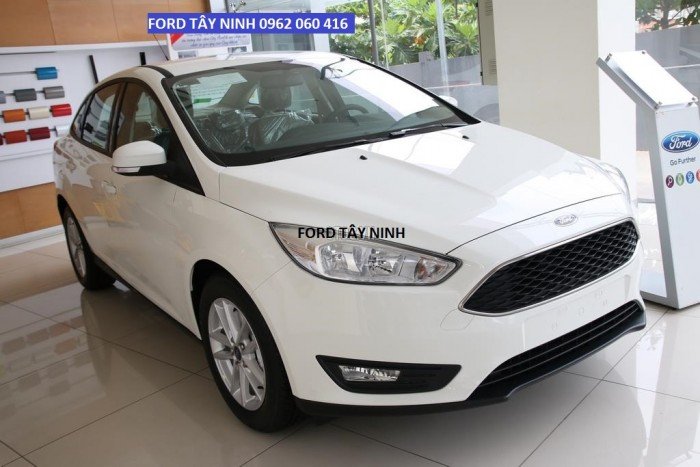 Ford Tây Ninh bán Ford Focus Titanium 2018, xe Ford sedan 5 chổ giá ưu đãi kèm quà tặng.